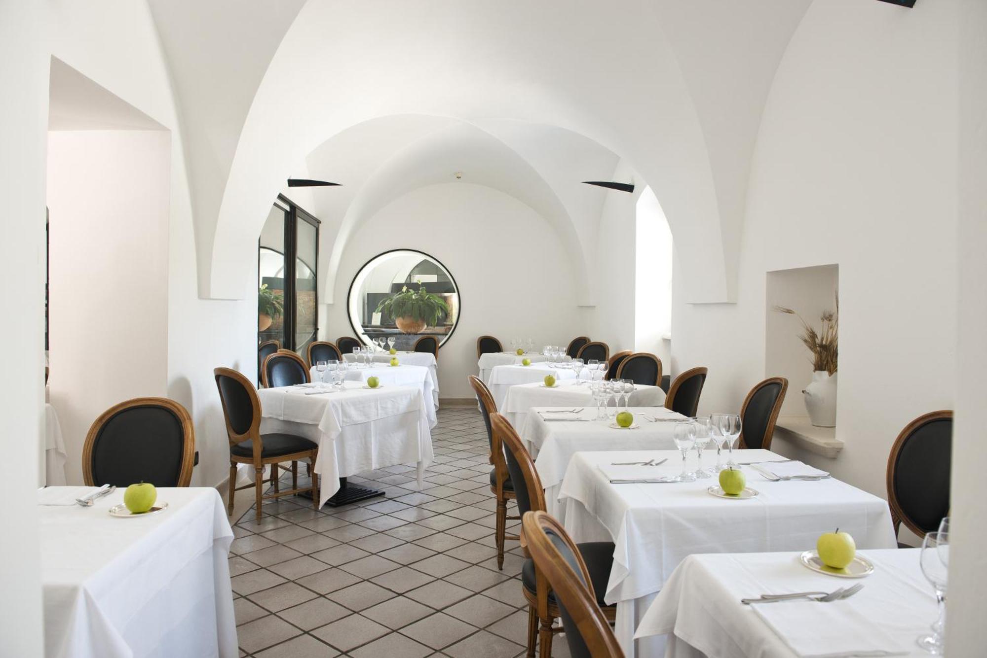 Grand Hotel Masseria Santa Lucia Ostuni Exterior foto